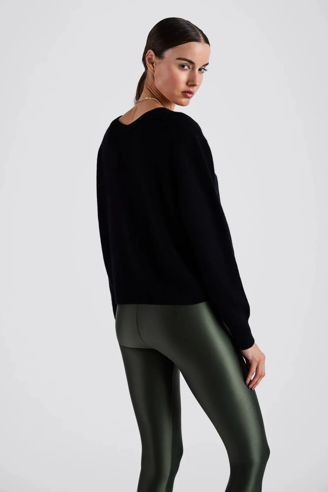 Zola Cashmere Long Sleeve V-Neck Sweater - Black